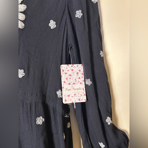 NWT Free People Embroidered Fable Midi Black And White Floral Boho Dress XS $168 - Picture 10 of 15